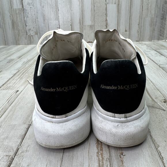 Alexander McQueen Women's Oversized Sneakers Sz 38 US 8 White/Black 553770 - Picture 5 of 14